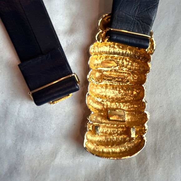 Vintage Dotty Smith Gold Tone Large Buckle Feathered Etched Blue Leather Belt main image 7